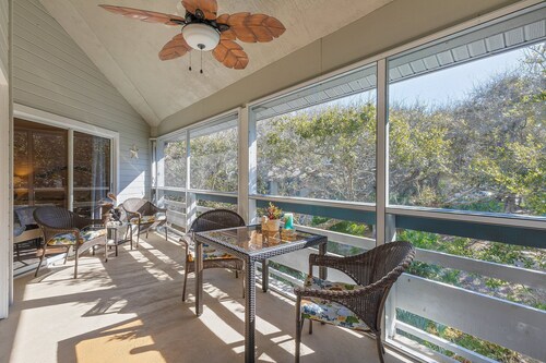 Spacious 2‑Story Veranda w/ Balcony, Walk to Beach, Pools & Tennis