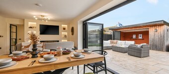 Sotine Beach House -  a holiday let that sleeps 6 guests  in 3 bedrooms