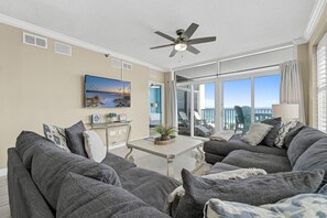 Smart TV, DVD player, books, stereo - Jade East 350•Remodeled•Beachfront•Heated Pool/Spa•Beach Gear•Fitness Center (Destin)