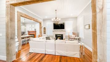 TV connectée, cheminée