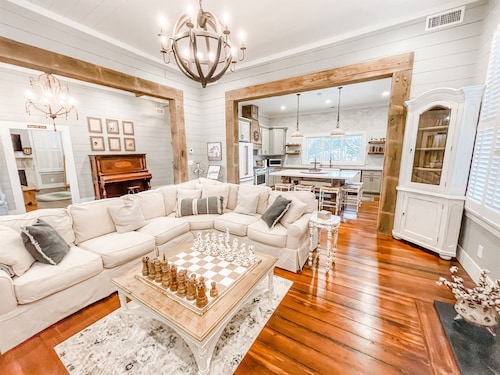 Timeless Southern Elegance in the Heart of Columbiana