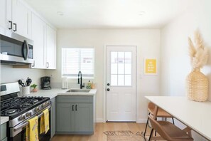 Private kitchen - Sun-Filled Apt | Walk to Beach | Private Patio (San Diego)