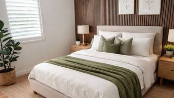 3 bedrooms, iron/ironing board, WiFi, bed sheets