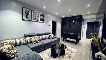 Luxury Apartment, Balcony, City View | Living area