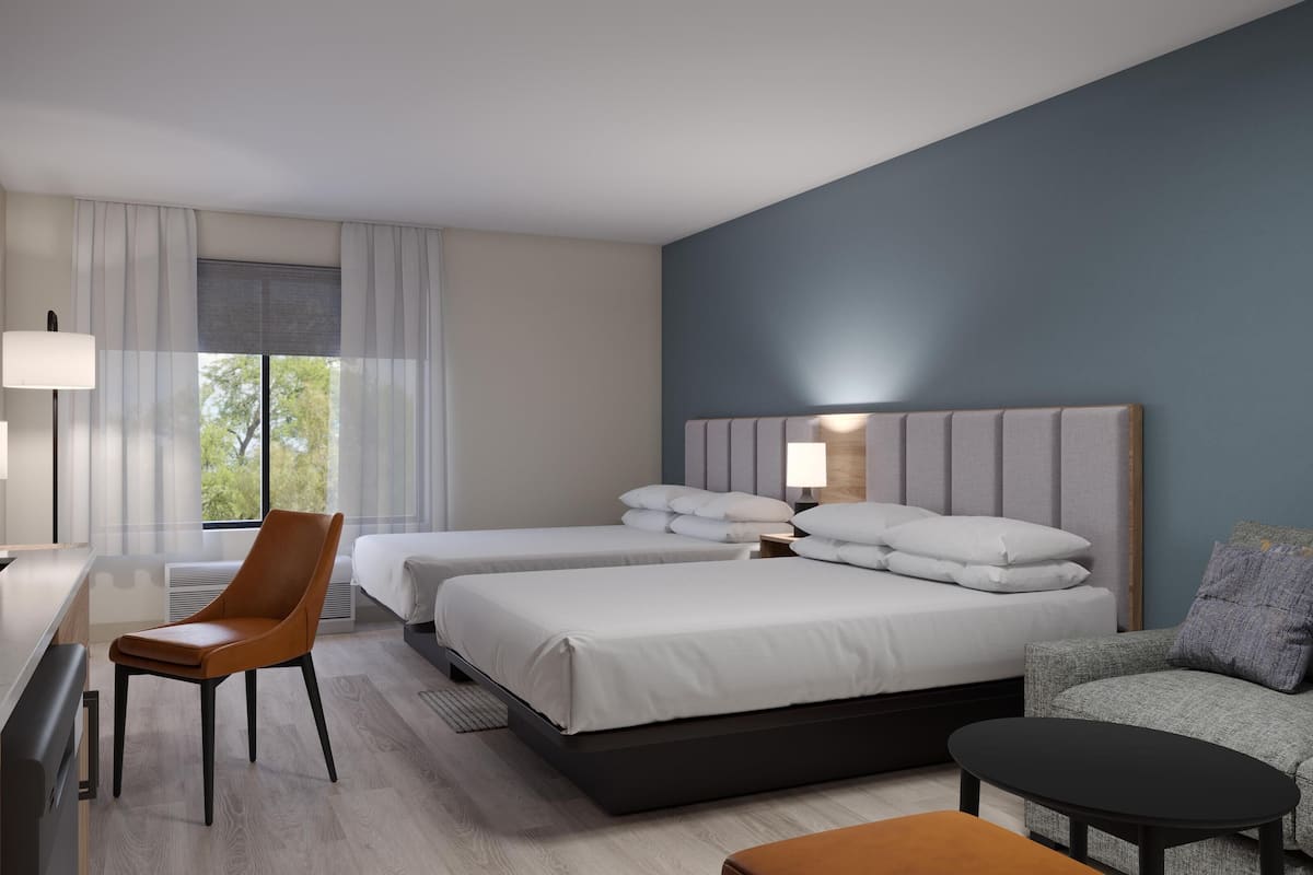 Studio (2 Queen Beds and 1 Sofa Bed) | Skrivbord, mörkläggningsgardiner, strykjärn/strykbräda och gratis wi-fi