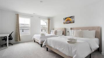 3 bedrooms, desk, iron/ironing board, WiFi