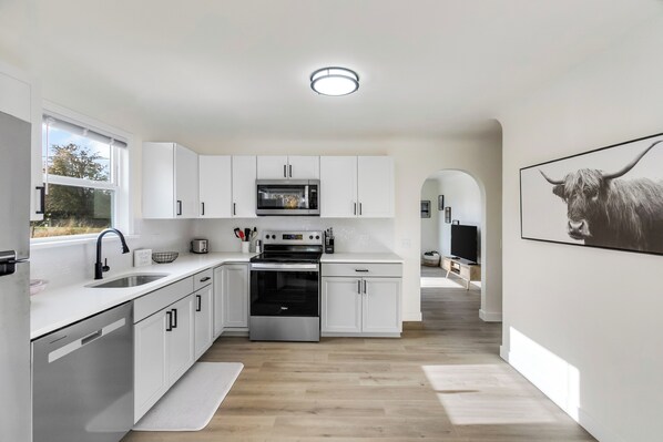 Microwave, oven, stovetop, dishwasher