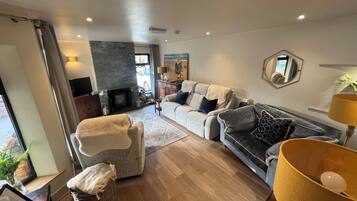 Cottage | Living area