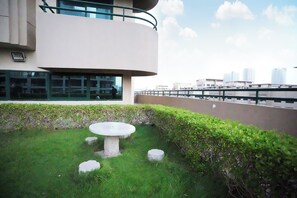 Exterior - Beautiful Partition Room in Tecom (Dubai)