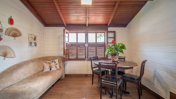 Basic Apartment | Dining