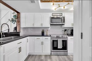Private kitchen - Perfect 3-bedroom house with private pool in South Padre Island (South Padre Island)