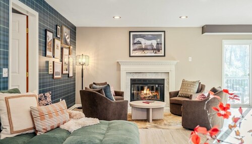 Epic Poconos Pad - Pool - Hot Tub - Gym - Golf Sim