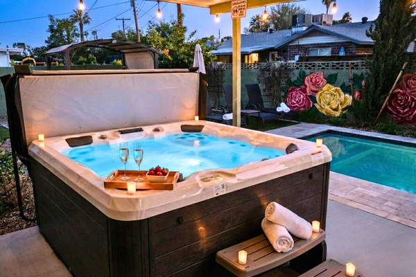 Outdoor spa tub