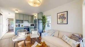 Picture Book Cottage | Khu phòng khách