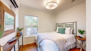 Picture Book Cottage | 笔记本电脑工作区、熨斗/熨衣板、免费 WiFi、床单