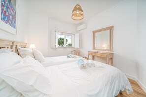 2 chambres, fer et planche à repasser, Wi-Fi, draps fournis