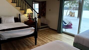 Bureau, fer et planche Ă repasser, Wi-Fi gratuit, draps fournis