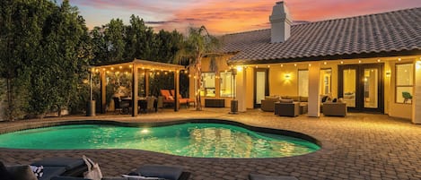 House (5 Bedrooms) | Front of property