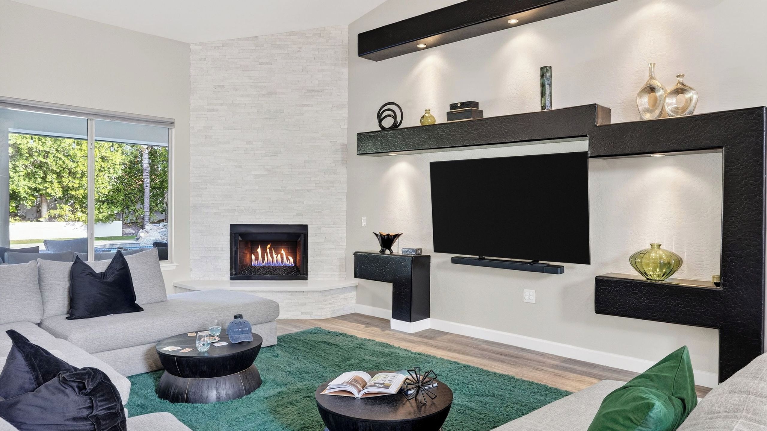House (5 Bedrooms) | Interior
