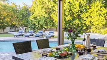 House (5 Bedrooms) | Interior