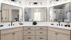 House (5 Bedrooms) | Interior - Private Pool, Chefs Kitchen & Patio Near Old Town Scottsdale Desert Luma by Avantstay (Scottsdale)