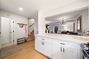 Interior - Cozy Coastal Townhome - Heart of Pacific Beach (San Diego)