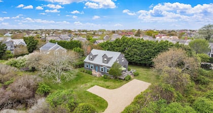 Private 4-bedroom house-Town Location!