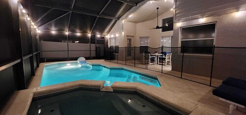 Lovely 4-bedroom house in nice Kissimmee Disney