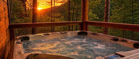 Outdoor spa tub