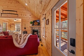 Interior - Peace By Nature- Hot Tub- Private Acre- Near Dollywood (Sevierville)