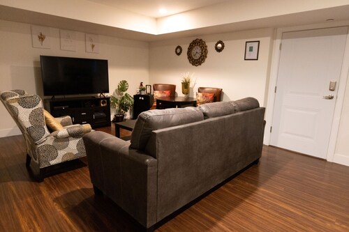 Peaceful + Cozy Maple Ridge Hideaway | Home Away from Home