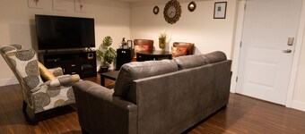 Peaceful + Cozy Maple Ridge Hideaway | Home Away from Home