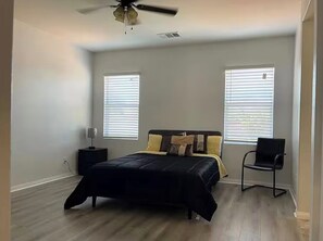 4 bedrooms, Internet, bed sheets - Spacious 4-bedroom house in peaceful Menifee near Wine Country (Menifee)