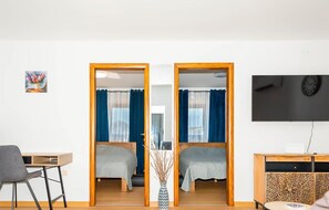 2 bedrooms, iron/ironing board, free WiFi - 2 bedroom awesome home in Desne (Desne)