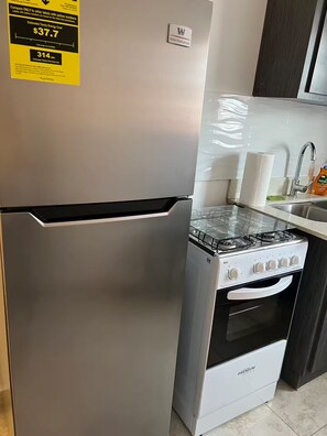 Private kitchen - Two bedrooms close to Plaza Las Americas (San Juan)