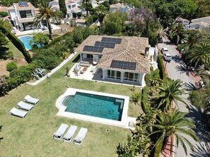 Exterior - Villa Acacias – A Peaceful Retreat with a Large Pool in Elviria (Marbella)