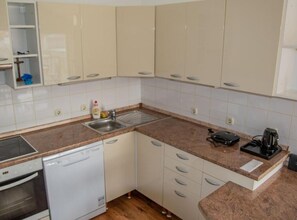 Fridge, oven, dishwasher, cookware/dishes/utensils - Apartments Rivijera 1- One bedroom apartment III (Selce)