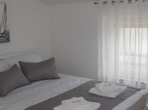 1 bedroom, iron/ironing board, Internet, bed sheets - Apartments Rivijera 1- One bedroom apartment III (Selce)