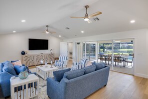 Interior - Gorgeous waterfront Villa on cul-de-sac near beach (Sanibel)