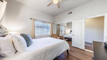2 bedrooms, desk, iron/ironing board, free WiFi