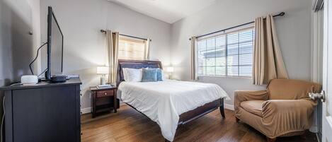 2 bedrooms, desk, iron/ironing board, free WiFi