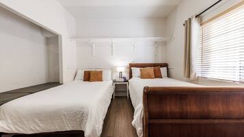 2 bedrooms, desk, iron/ironing board, free WiFi