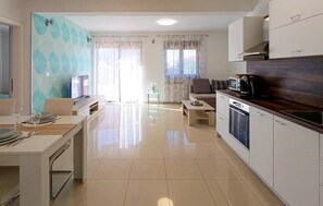 Kühlschrank, Ofen, Herdplatte, Geschirrspüler