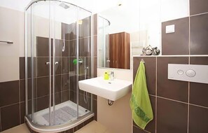 Shower, hair dryer - Awesome home in Pula with private swimming pool, can be inside or outside (Pula)