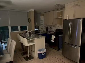 Fridge, microwave, oven, stovetop - Luxurious Beach Front Condo with Ocean View and Many Amenities (Loíza)