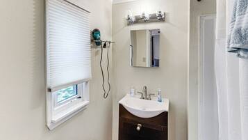 Hair dryer, towels