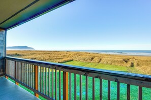 Property grounds - Stunning Ocean Views! Oregon Coast Condo (Gearhart)