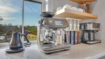 Kühlschrank, Ofen, Herdplatte, Geschirrspüler