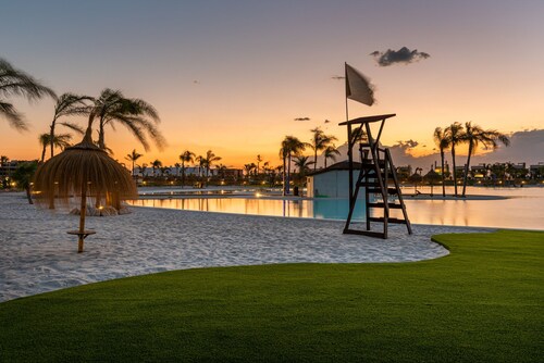 Dreaminblue Villa by Fidalsa