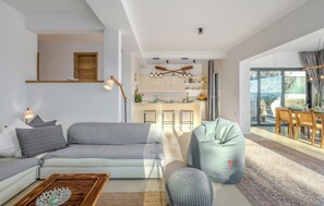 TV - Pet friendly home in Ravni with sauna (Ravni)